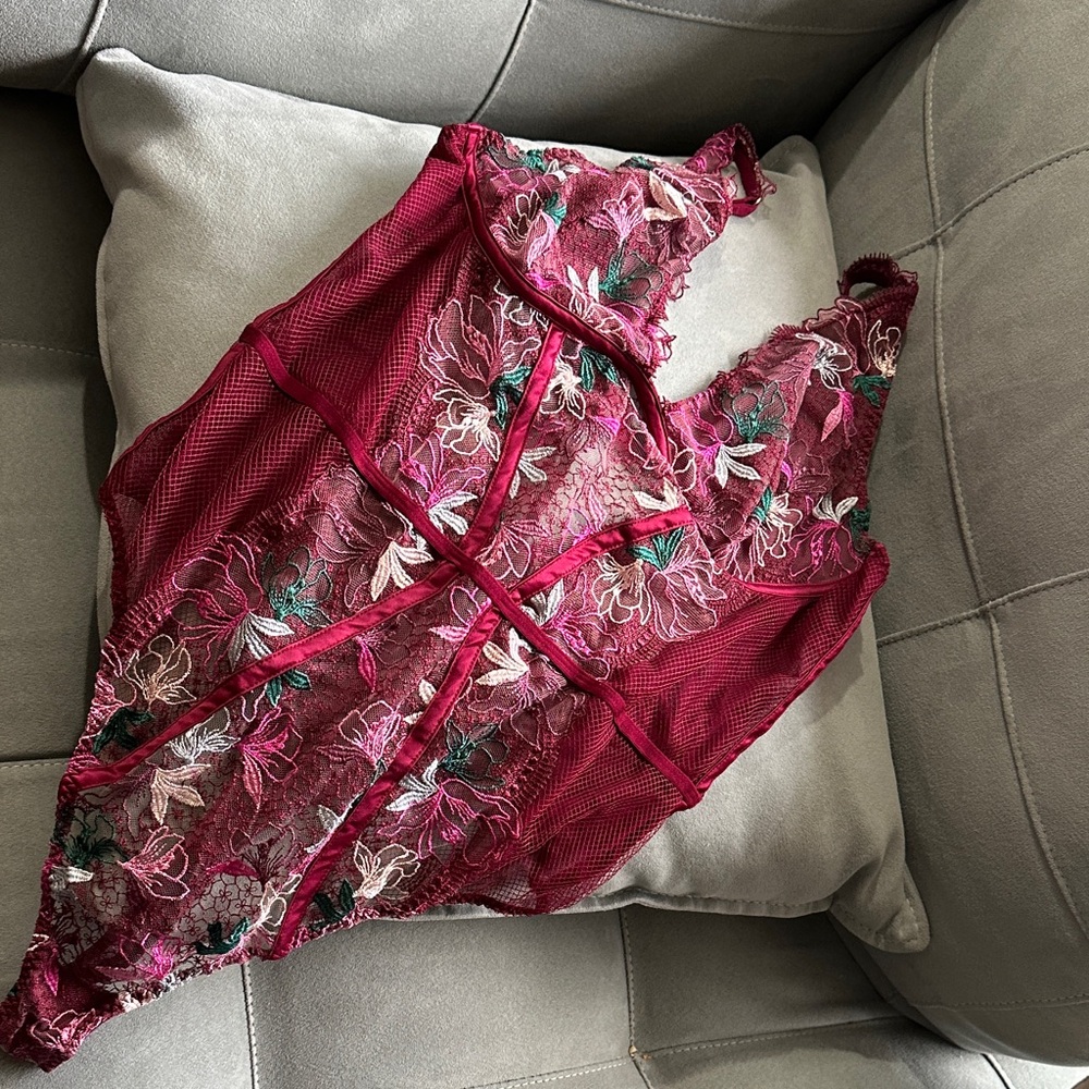 Victoria's Secret Floral Lace Chemise - Burgundy and Green